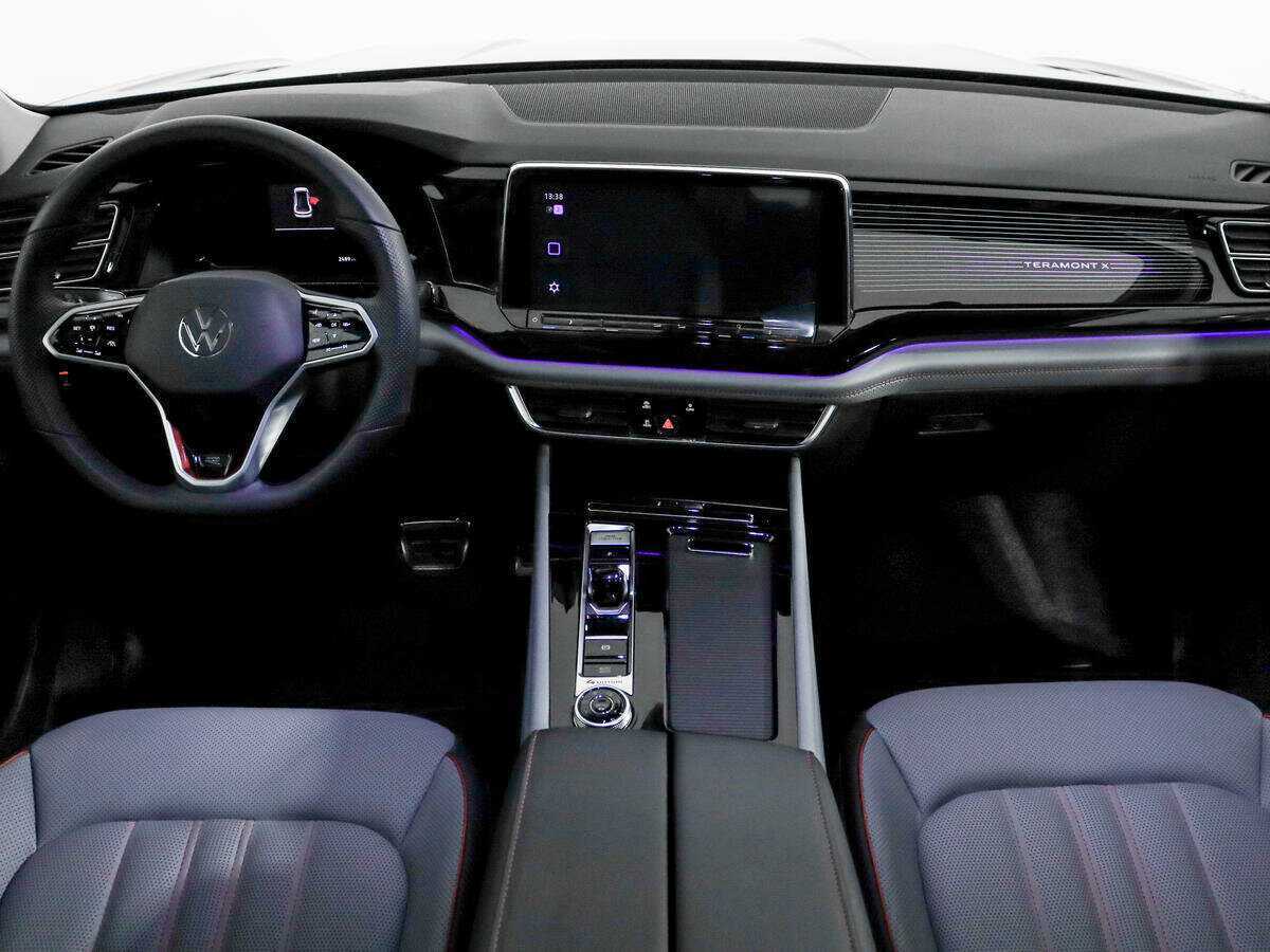 Купить Volkswagen Teramont с пробегом. Фото: #12