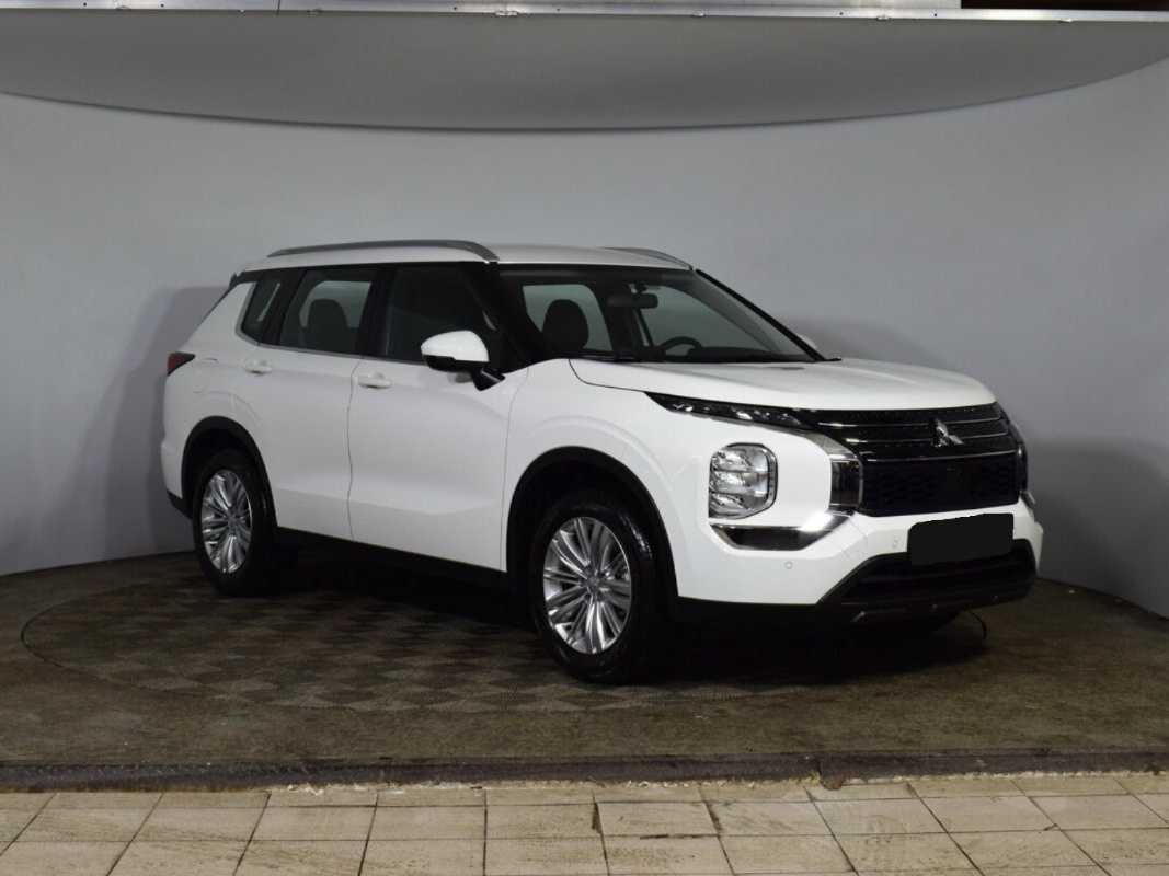 Купить Mitsubishi Outlander с пробегом. Фото: #2