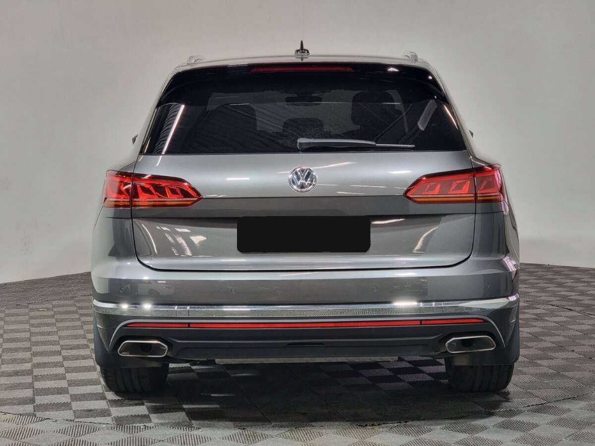 Купить Volkswagen Touareg с пробегом. Фото: #4