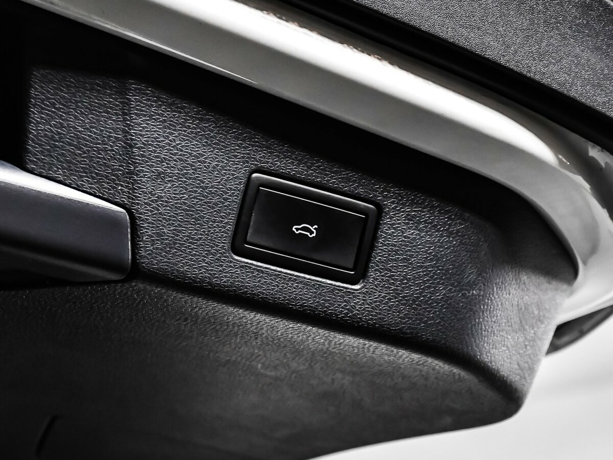 Купить Volkswagen ID.4 с пробегом. Фото: #17