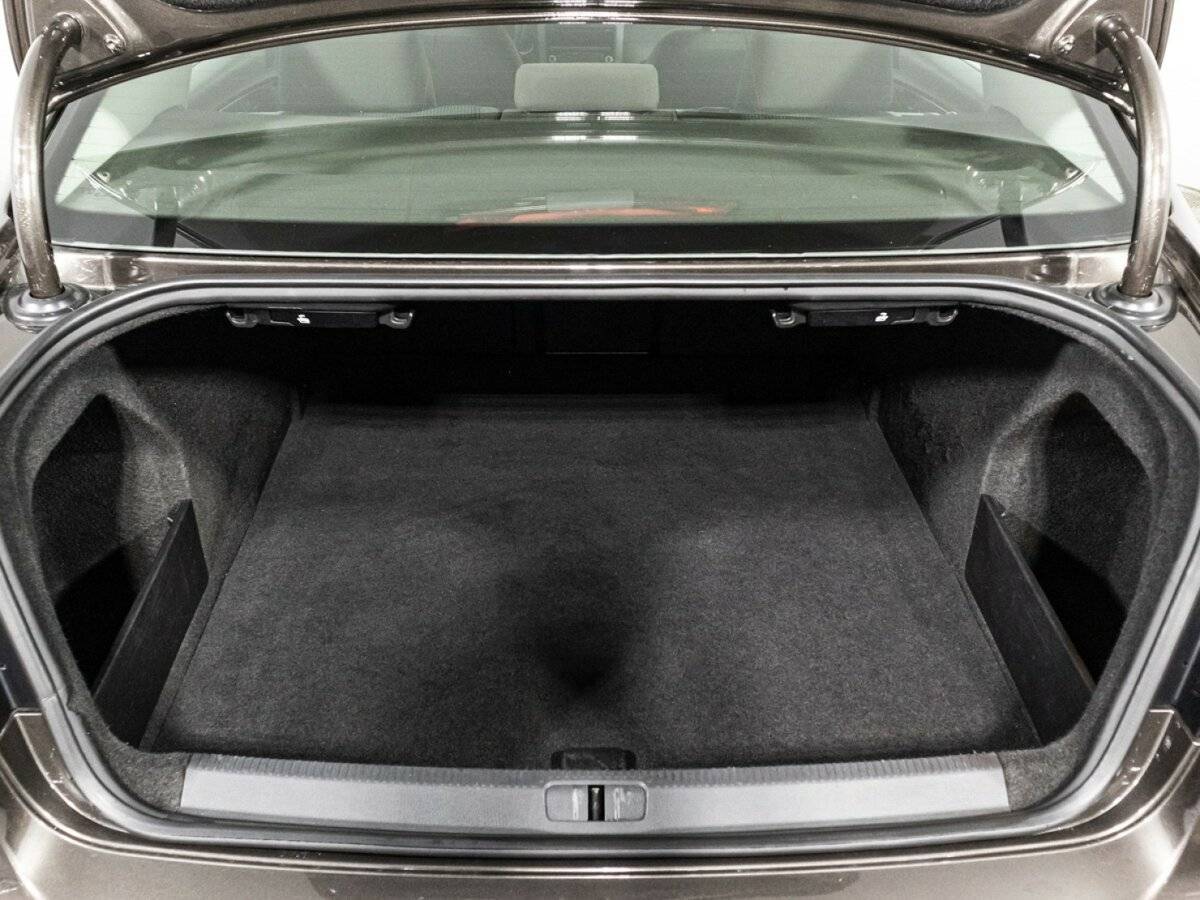 Купить Volkswagen Passat с пробегом. Фото: #14