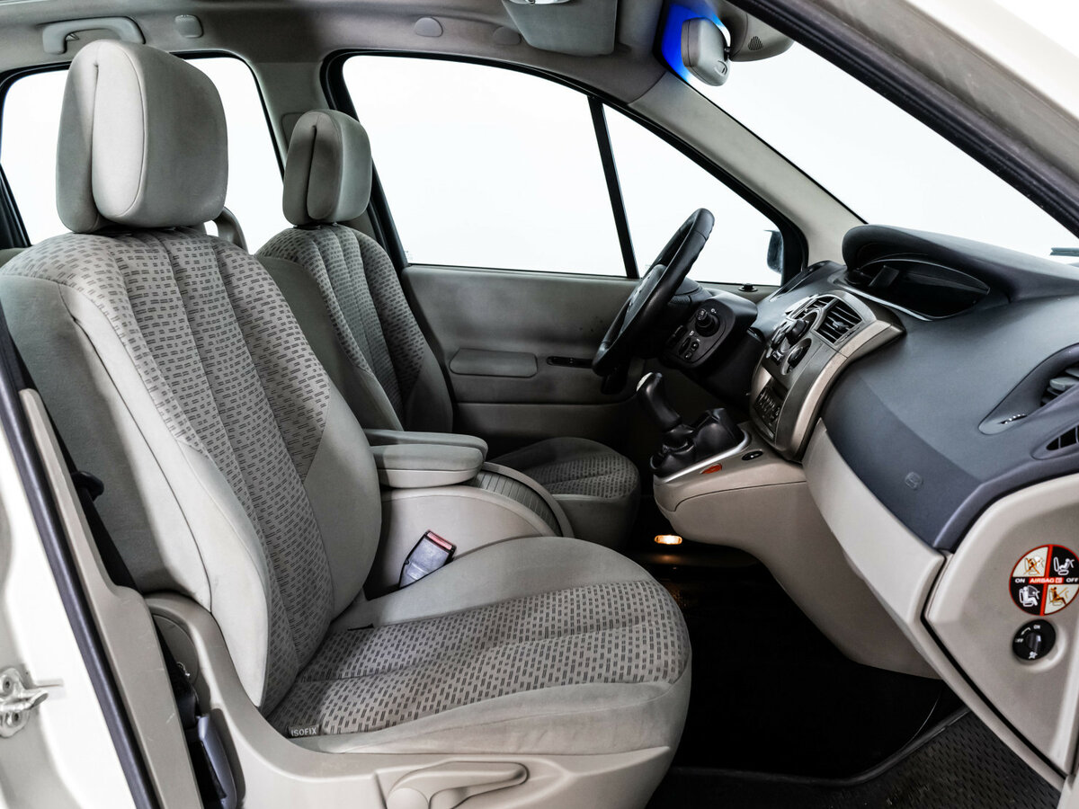 Купить Renault Scenic с пробегом. Фото: #10