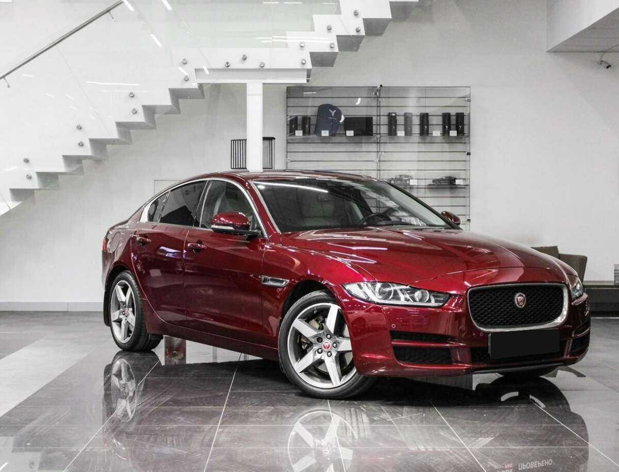 Купить Jaguar XE с пробегом. Фото: #3