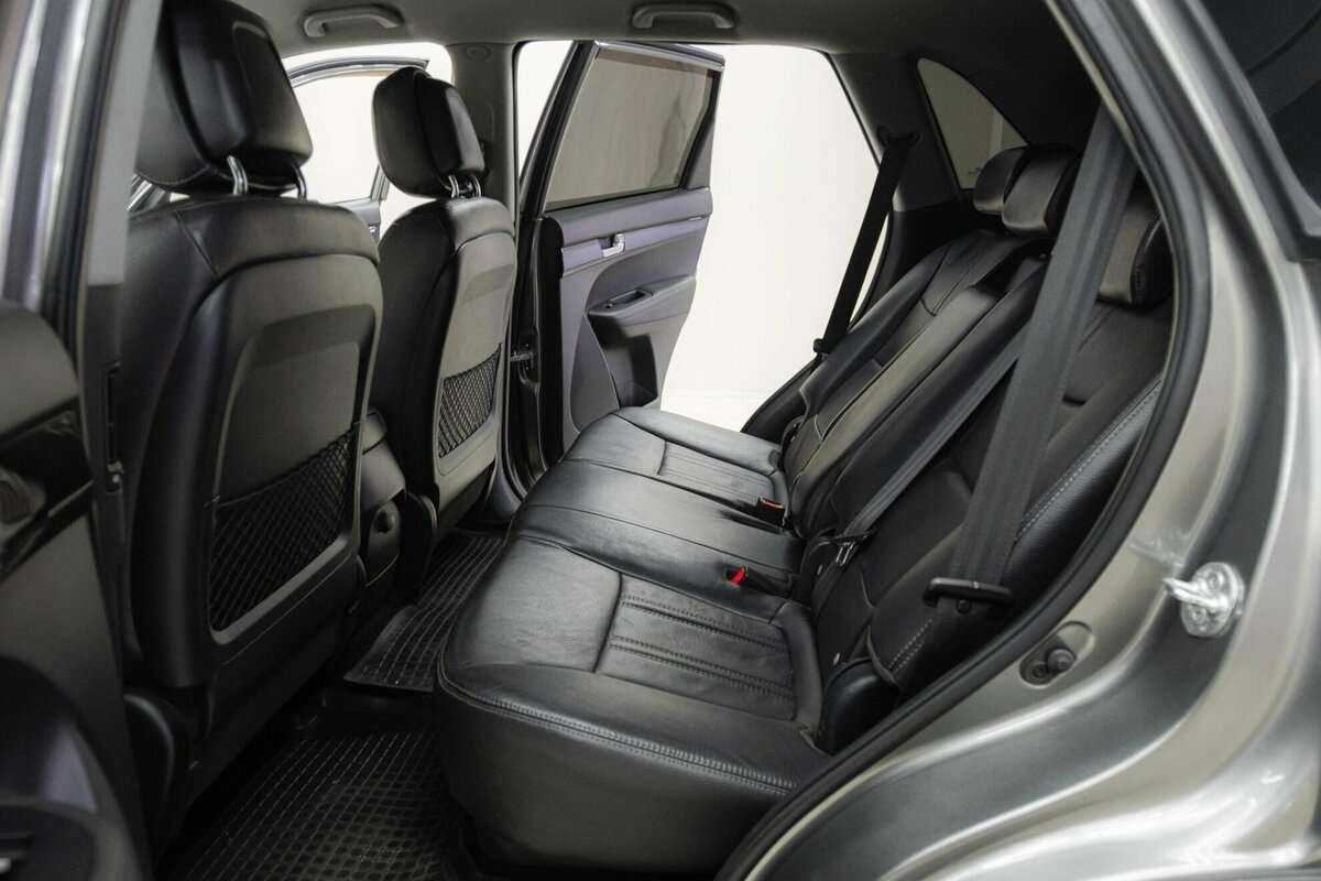Купить Kia Sorento с пробегом. Фото: #15