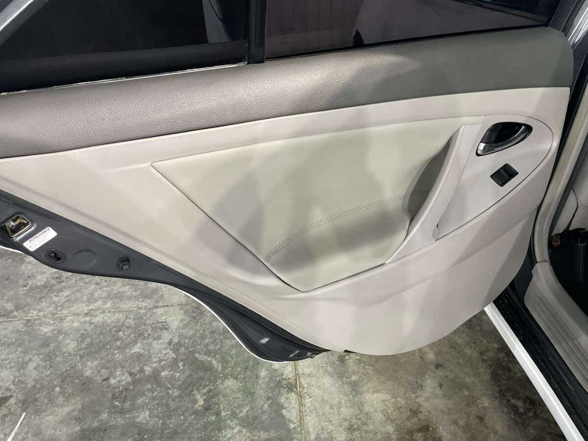 Купить Toyota Camry с пробегом. Фото: #17