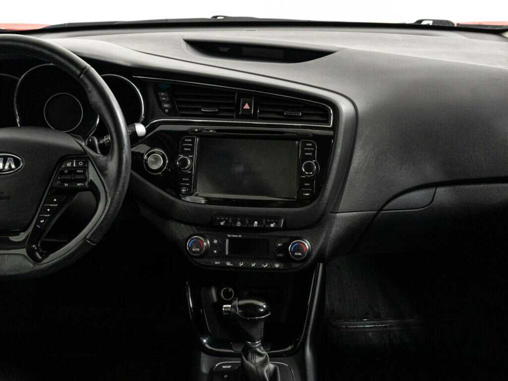 Купить Kia Ceed с пробегом. Фото: #13