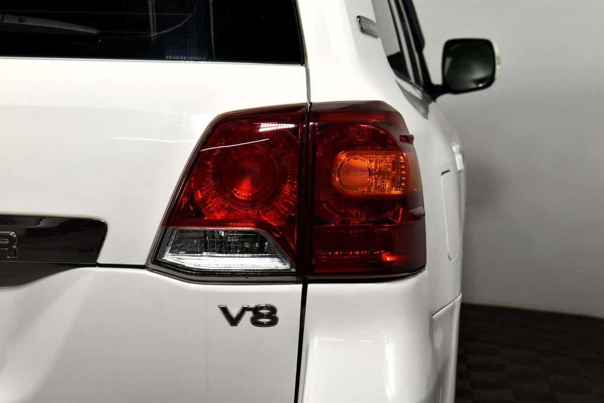 Купить Toyota Land Cruiser с пробегом. Фото: #21