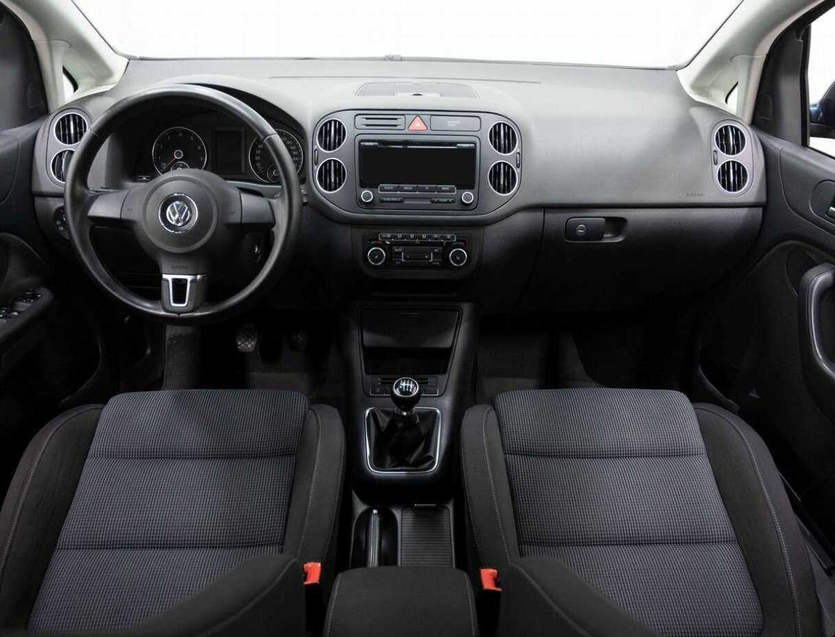 Купить Volkswagen Golf Plus с пробегом. Фото: #12