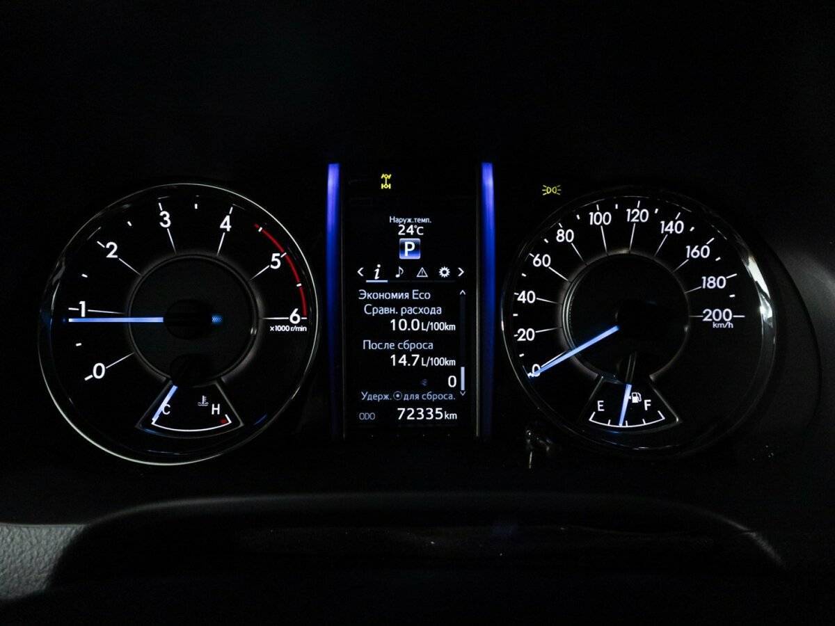 Купить Toyota Fortuner с пробегом. Фото: #11