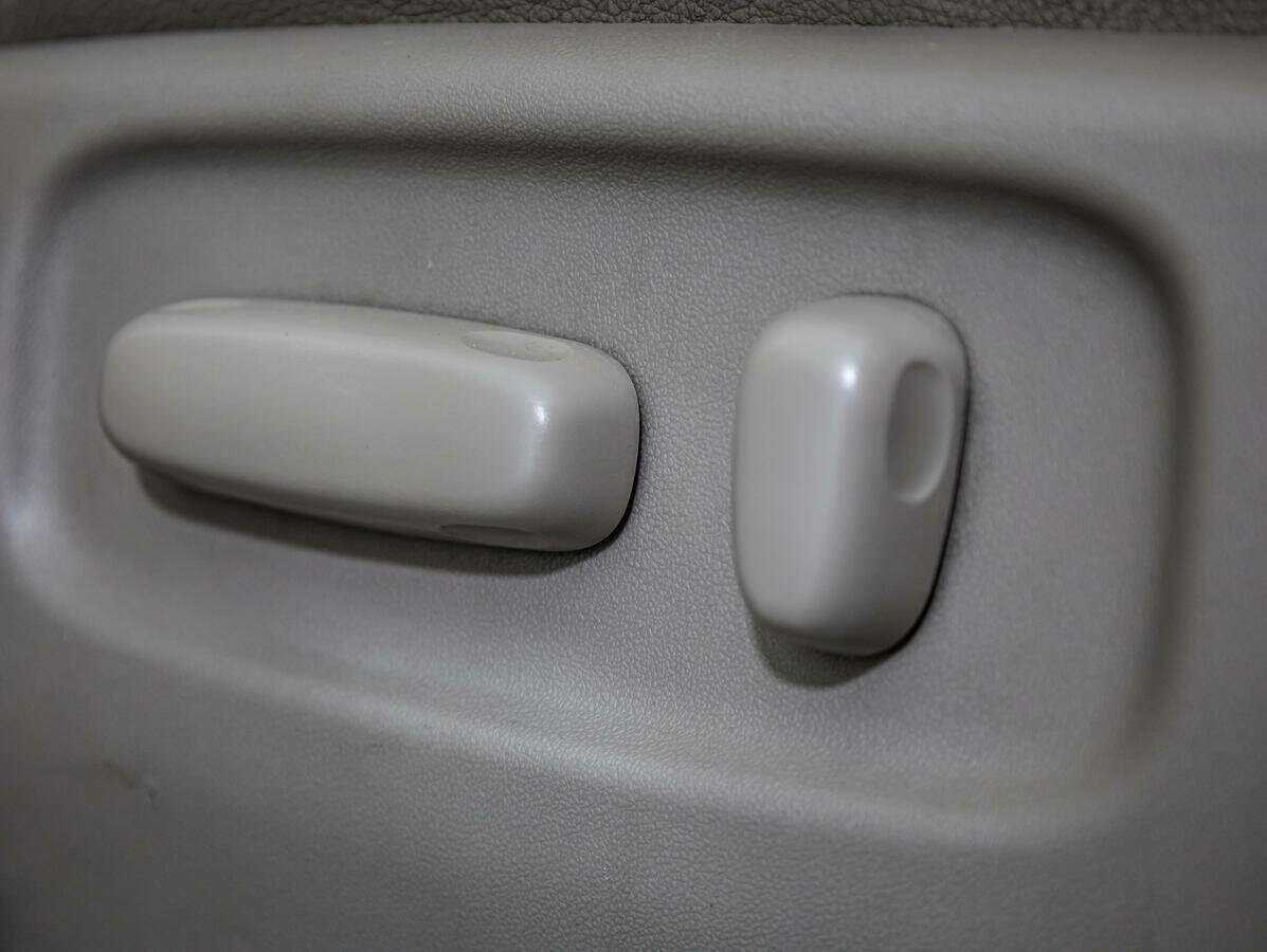 Купить Toyota RAV4 с пробегом. Фото: #15