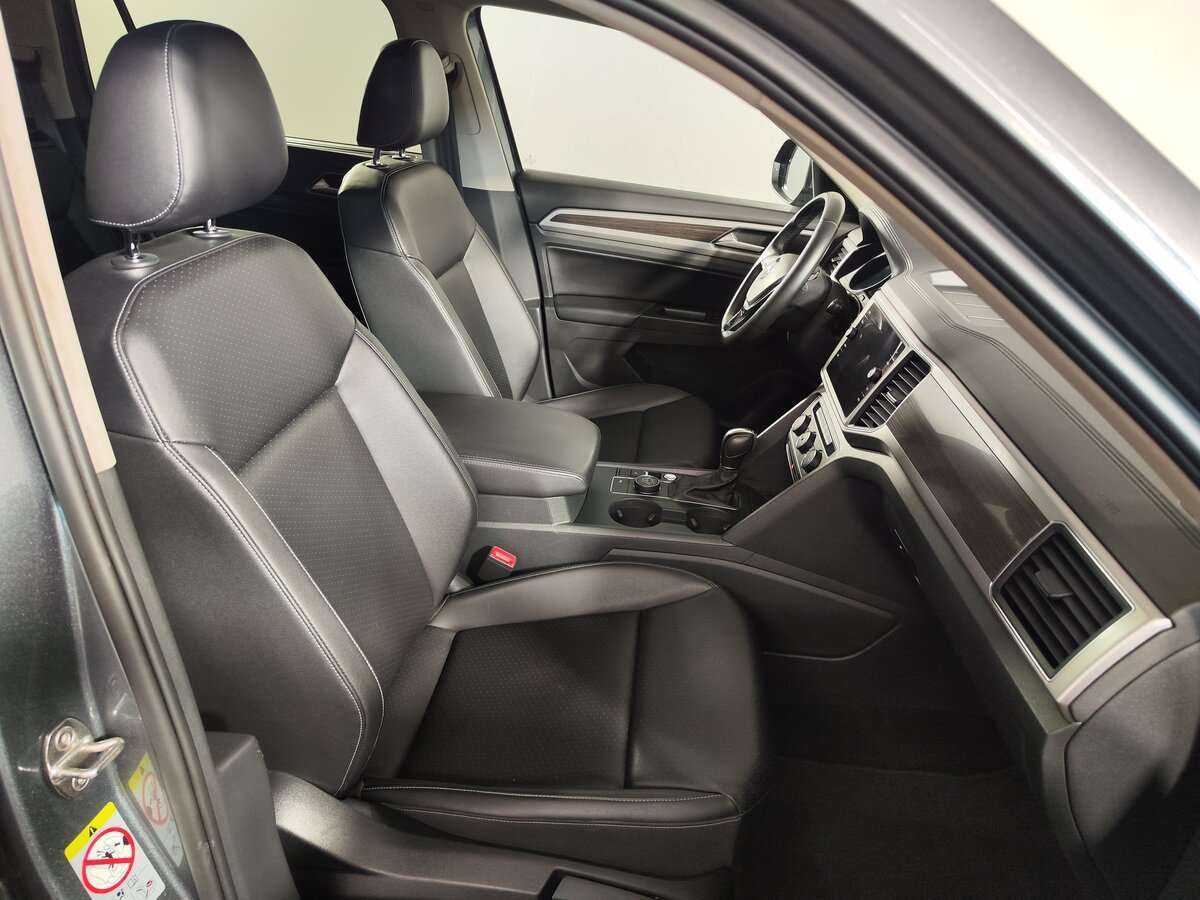 Купить Volkswagen Teramont с пробегом. Фото: #9