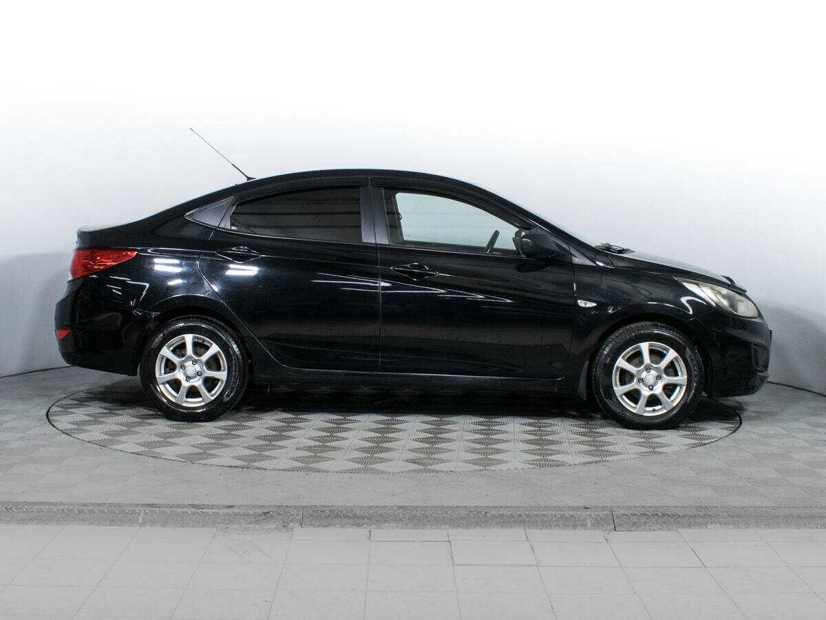 Купить Hyundai Solaris с пробегом. Фото: #3
