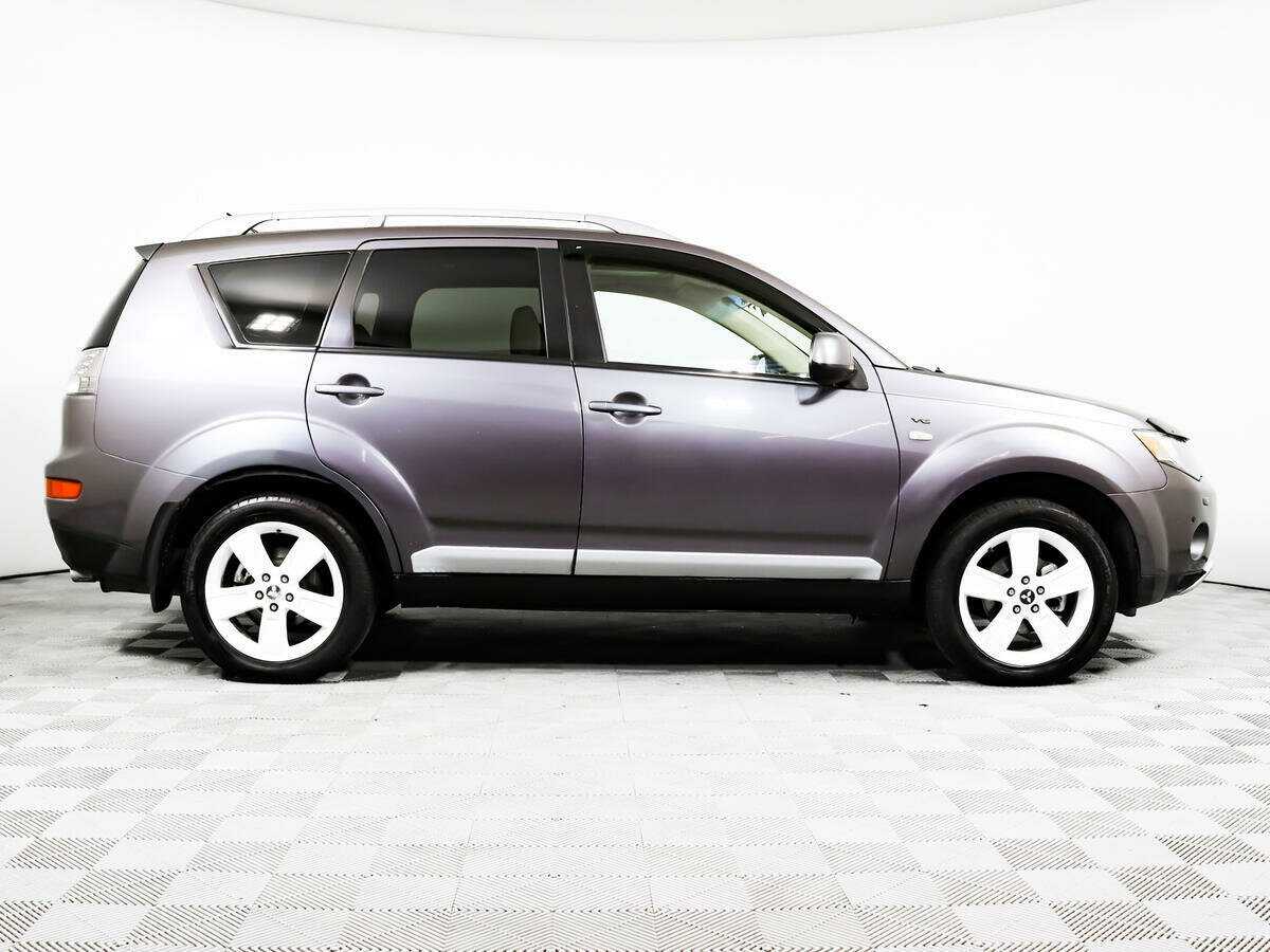 Купить Mitsubishi Outlander с пробегом. Фото: #3