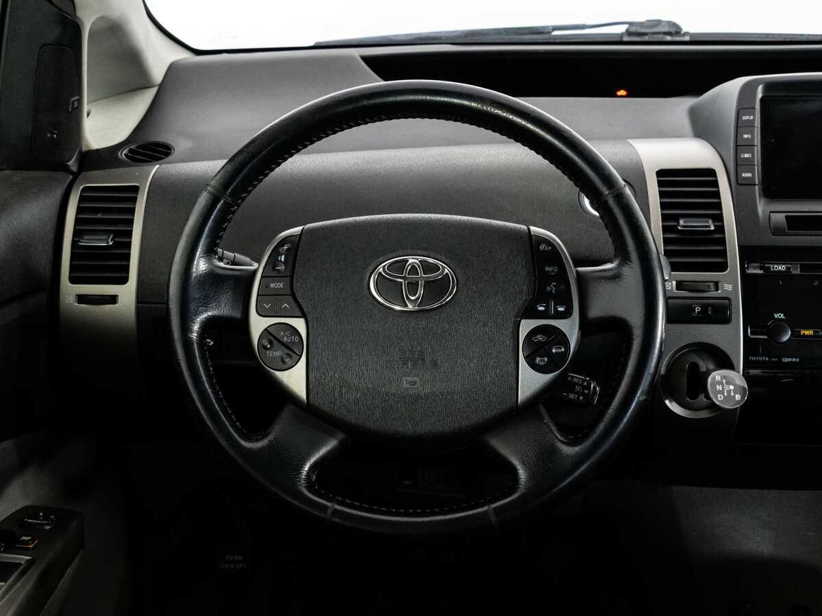 Купить Toyota Prius с пробегом. Фото: #9