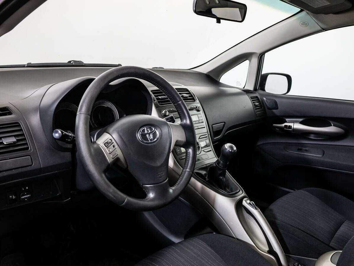 Купить Toyota Auris с пробегом. Фото: #10