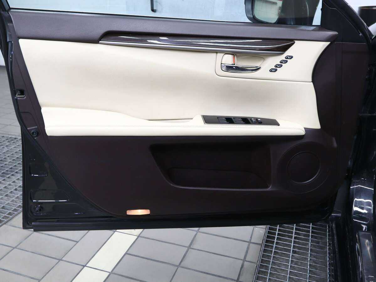Купить Lexus ES с пробегом. Фото: #4