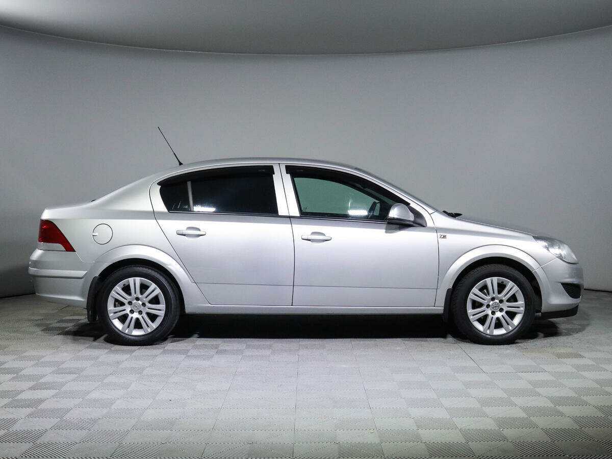 Купить Opel Astra с пробегом. Фото: #3