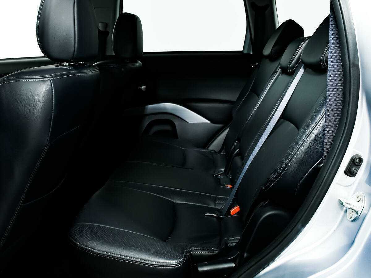 Купить Mitsubishi Outlander с пробегом. Фото: #11