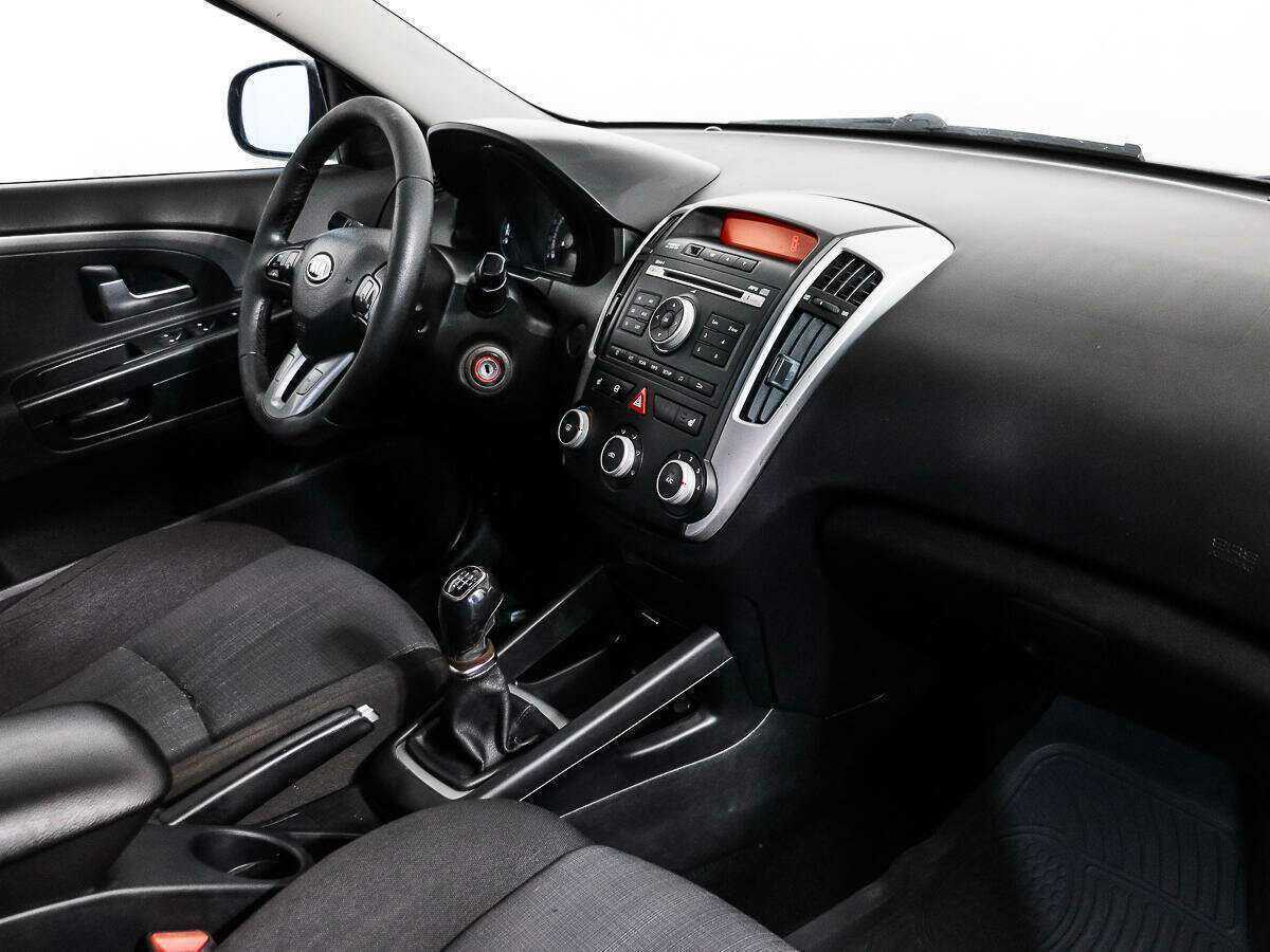 Купить Kia Ceed с пробегом. Фото: #10