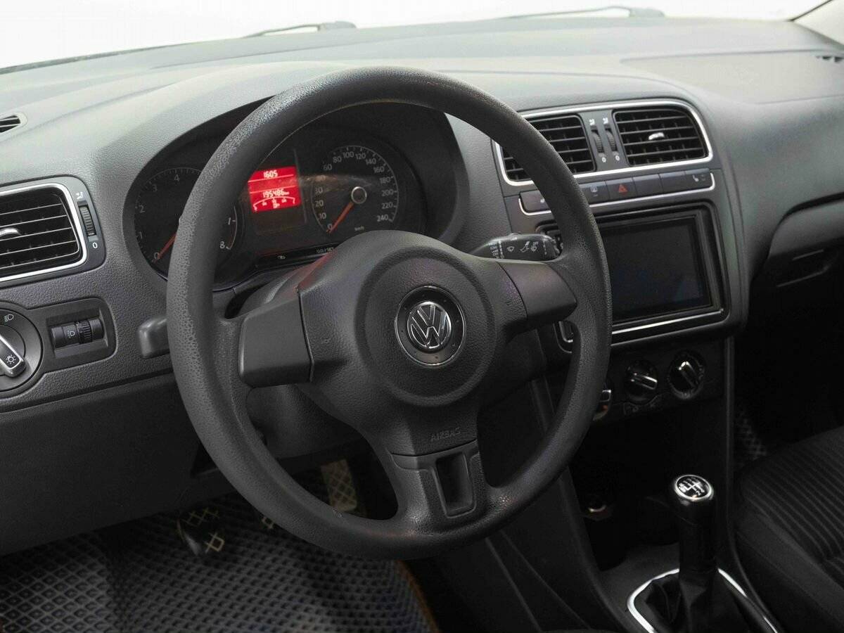 Купить Volkswagen Polo с пробегом. Фото: #12