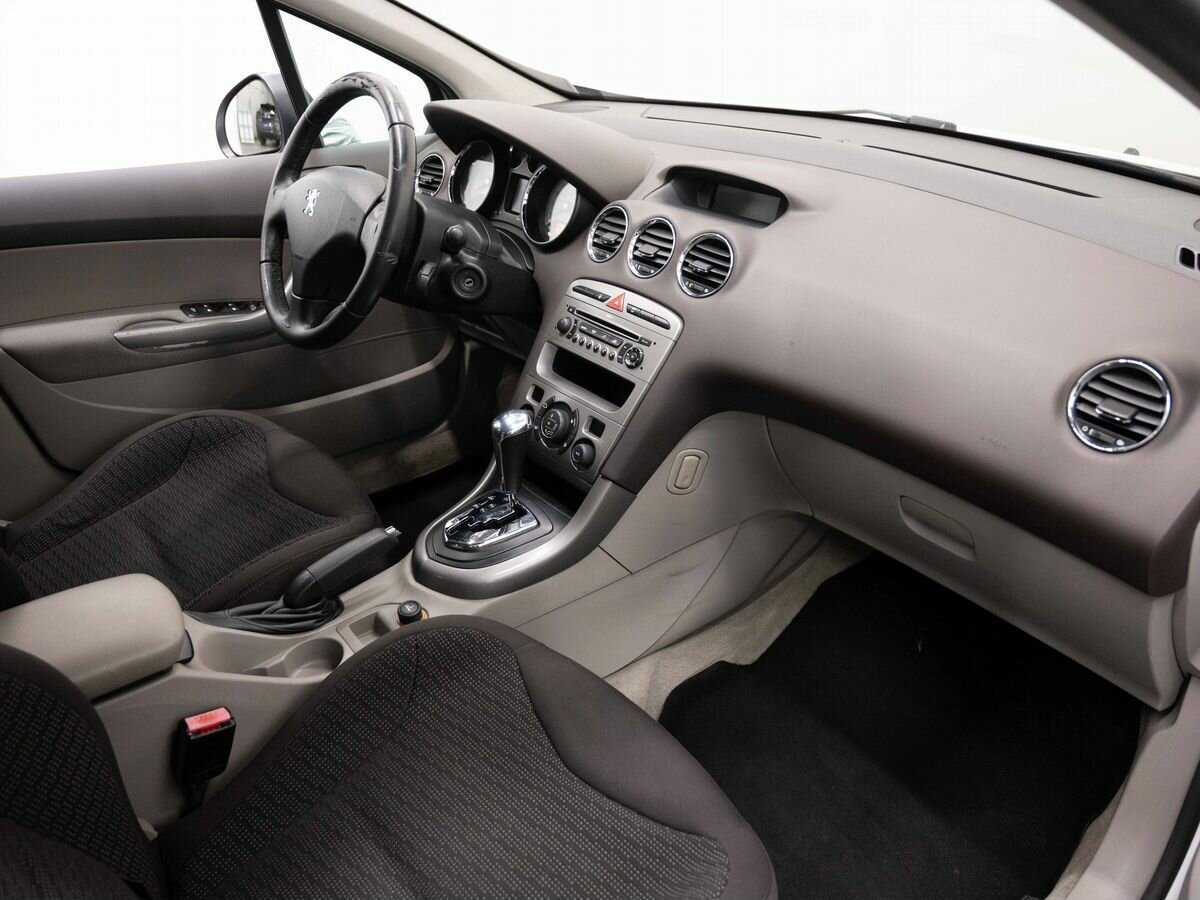 Купить Peugeot 308 с пробегом. Фото: #10