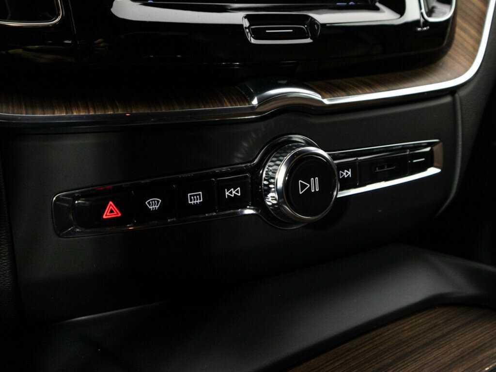 Купить Volvo XC60 с пробегом. Фото: #19