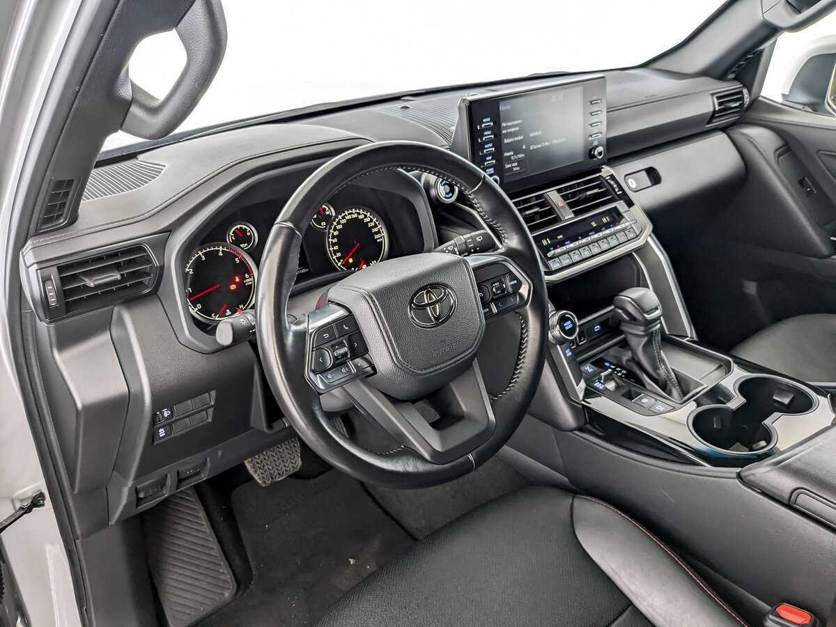 Купить Toyota Land Cruiser с пробегом. Фото: #15