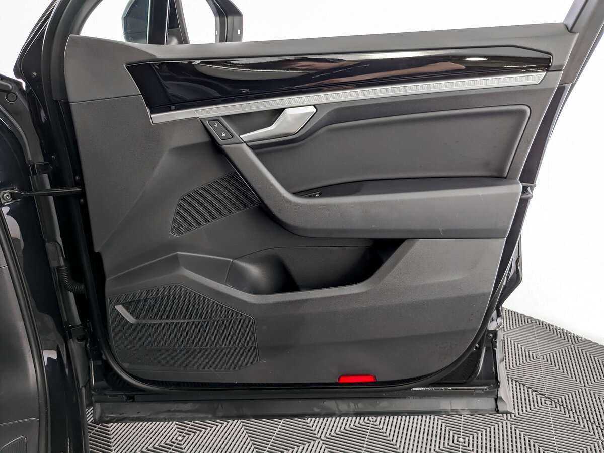 Купить Volkswagen Touareg с пробегом. Фото: #25