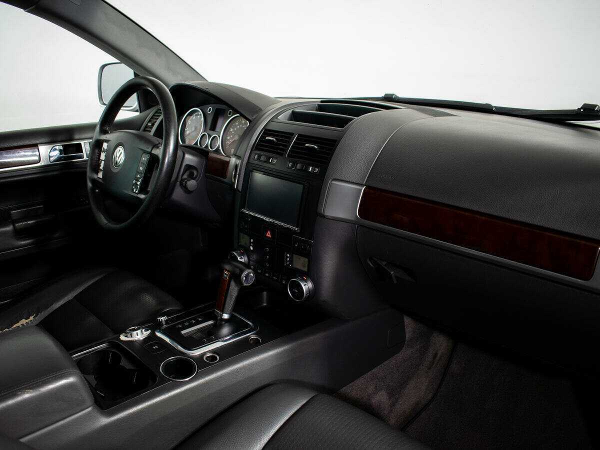Купить Volkswagen Touareg с пробегом. Фото: #8
