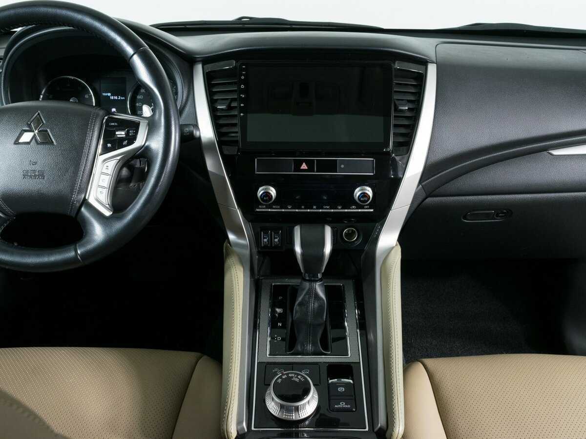 Купить Mitsubishi Pajero Sport с пробегом. Фото: #8