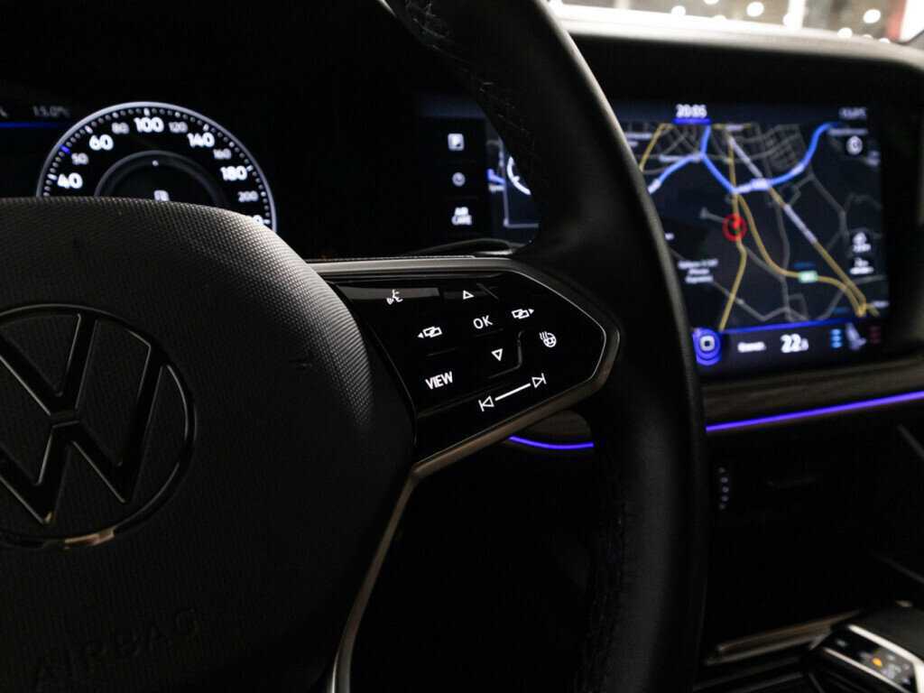 Купить Volkswagen Touareg с пробегом. Фото: #21