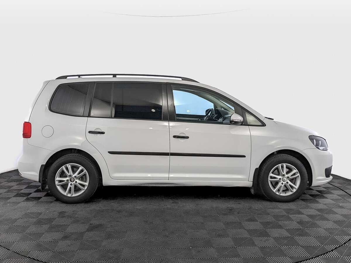 Купить Volkswagen Touran с пробегом. Фото: #3