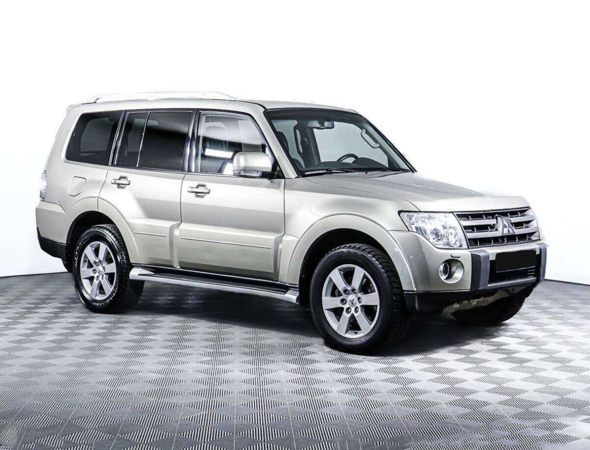 Купить Mitsubishi Pajero с пробегом. Фото: #2