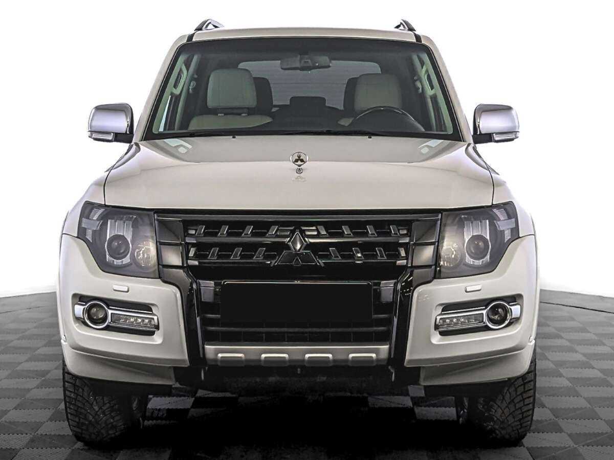 Купить Mitsubishi Pajero с пробегом. Фото: #1