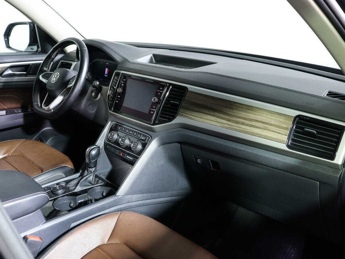 Купить Volkswagen Teramont с пробегом. Фото: #8