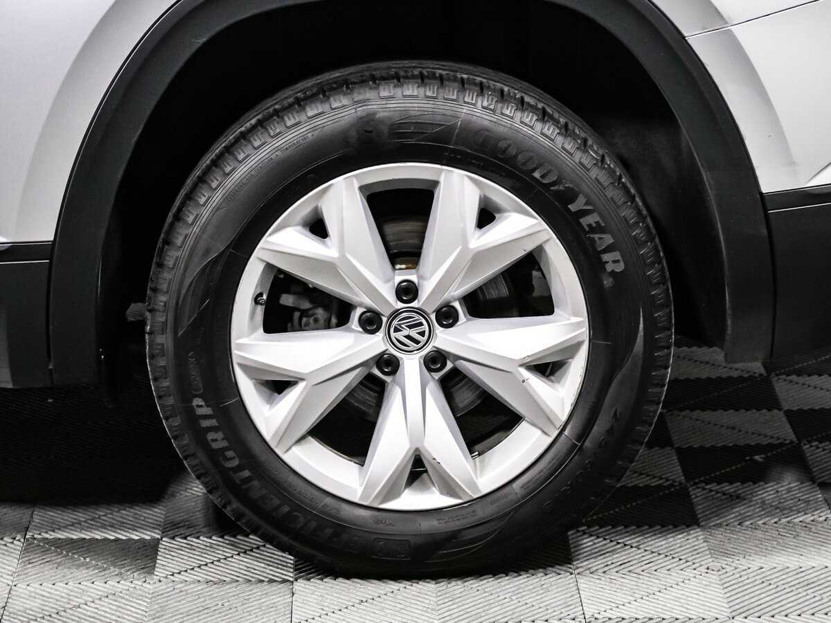Купить Volkswagen Teramont с пробегом. Фото: #14