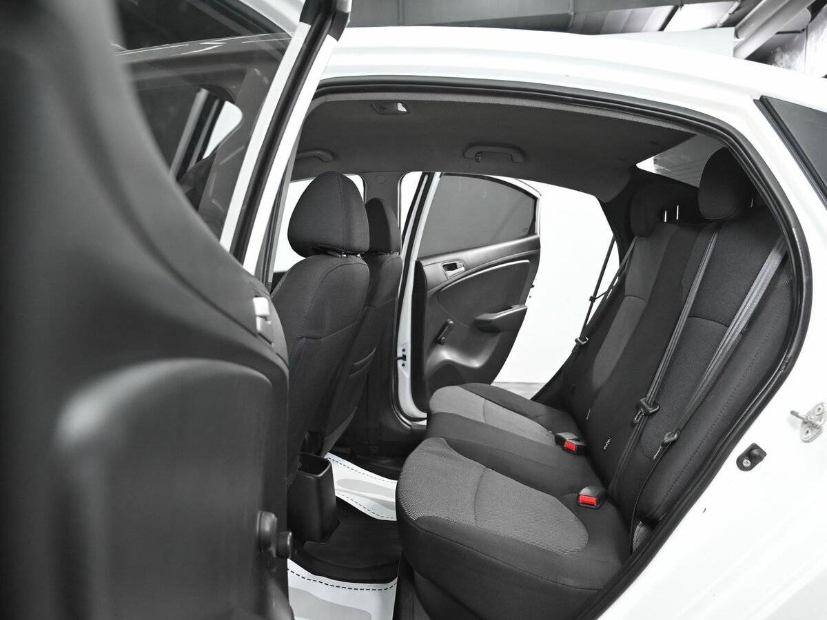Купить Hyundai Solaris с пробегом. Фото: #13