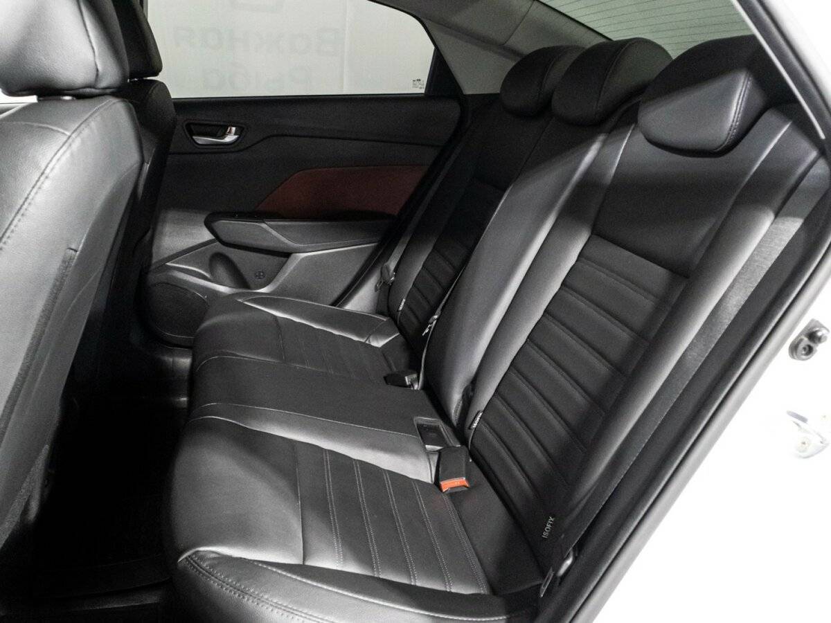 Купить Hyundai Solaris с пробегом. Фото: #9