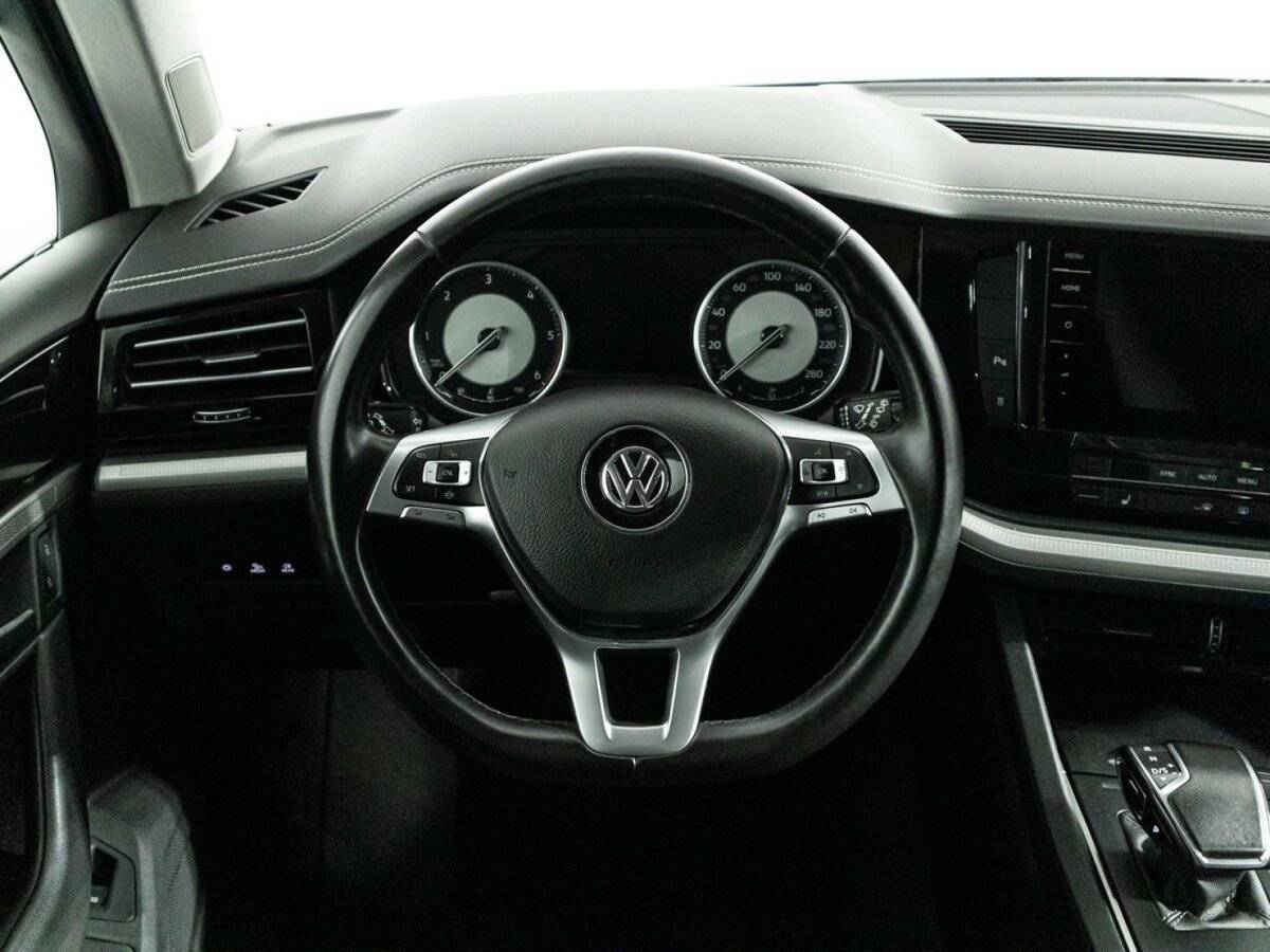 Купить Volkswagen Touareg с пробегом. Фото: #18