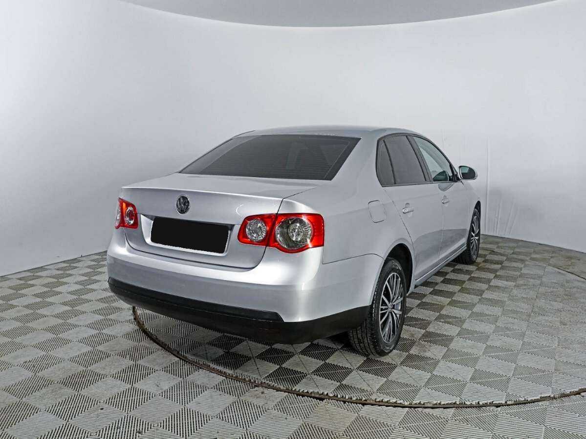 Купить Volkswagen Jetta с пробегом. Фото: #4