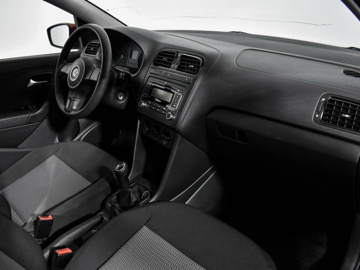 Купить Volkswagen Polo с пробегом. Фото: #10