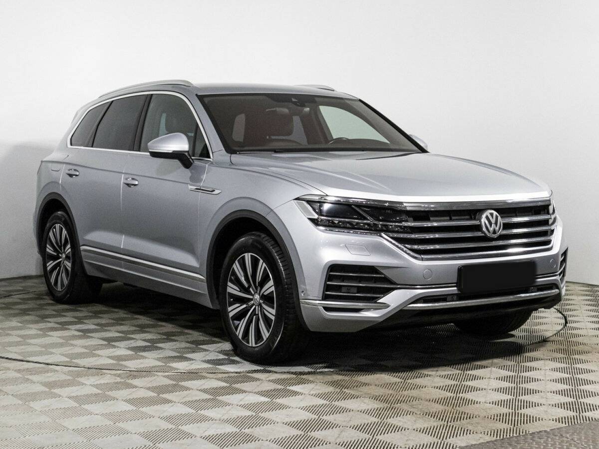 Купить Volkswagen Touareg с пробегом. Фото: #2