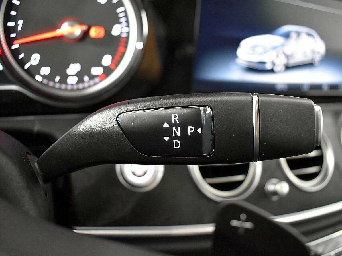 Купить Mercedes-Benz E-Класс с пробегом. Фото: #12