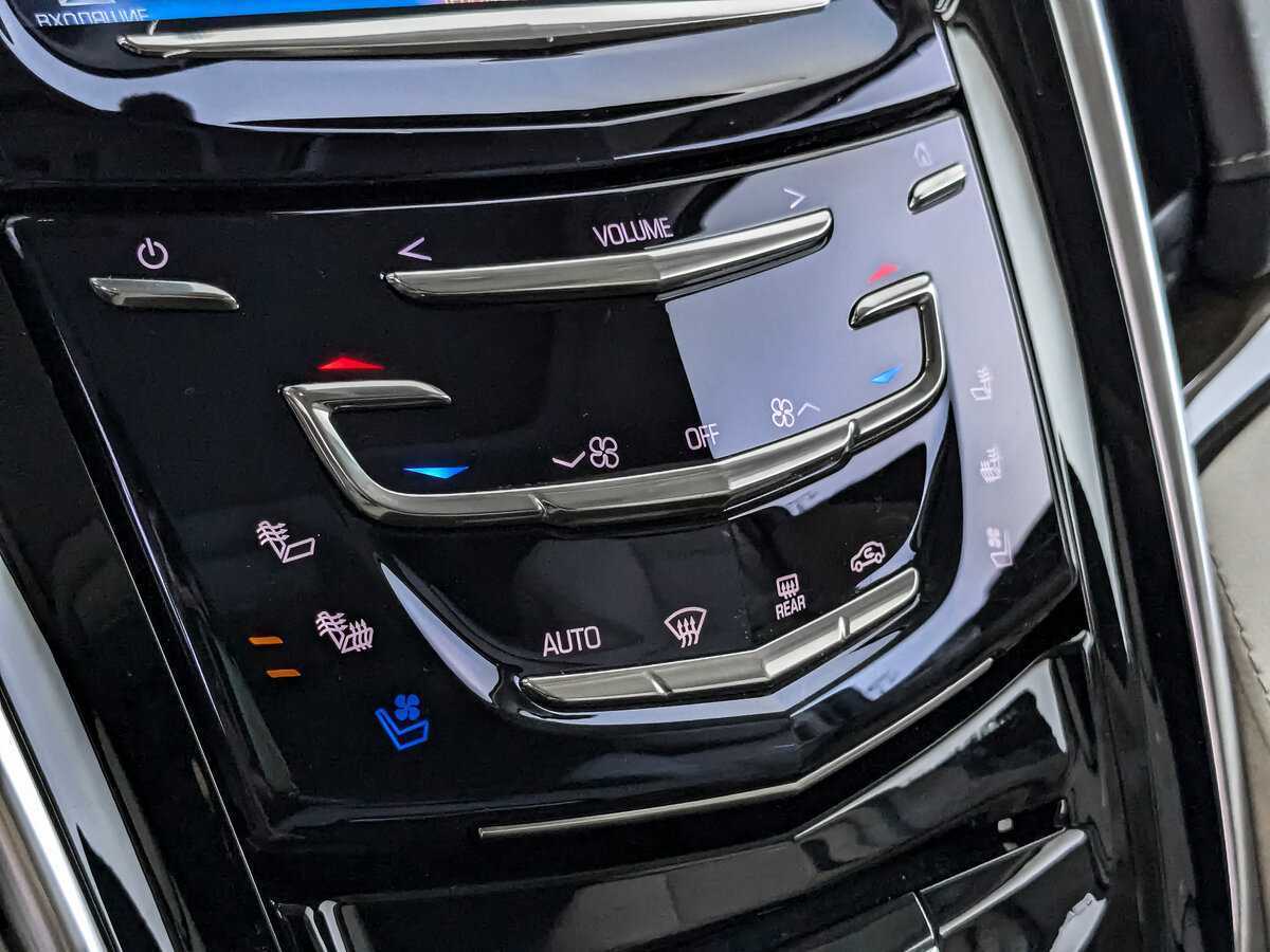 Купить Cadillac Escalade с пробегом. Фото: #25
