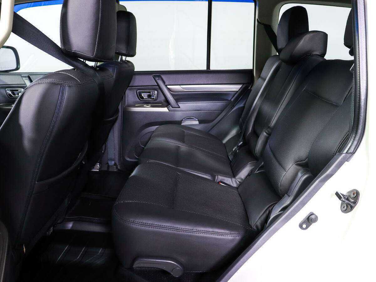 Купить Mitsubishi Pajero с пробегом. Фото: #7