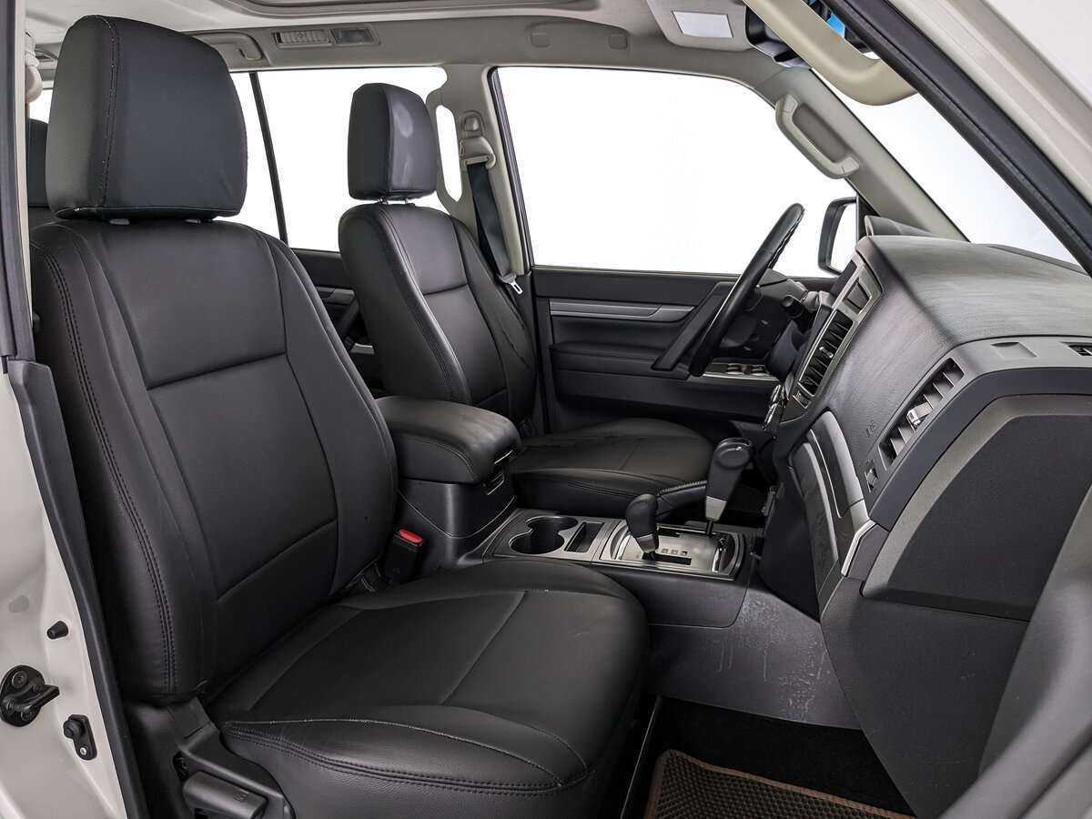 Купить Mitsubishi Pajero с пробегом. Фото: #19