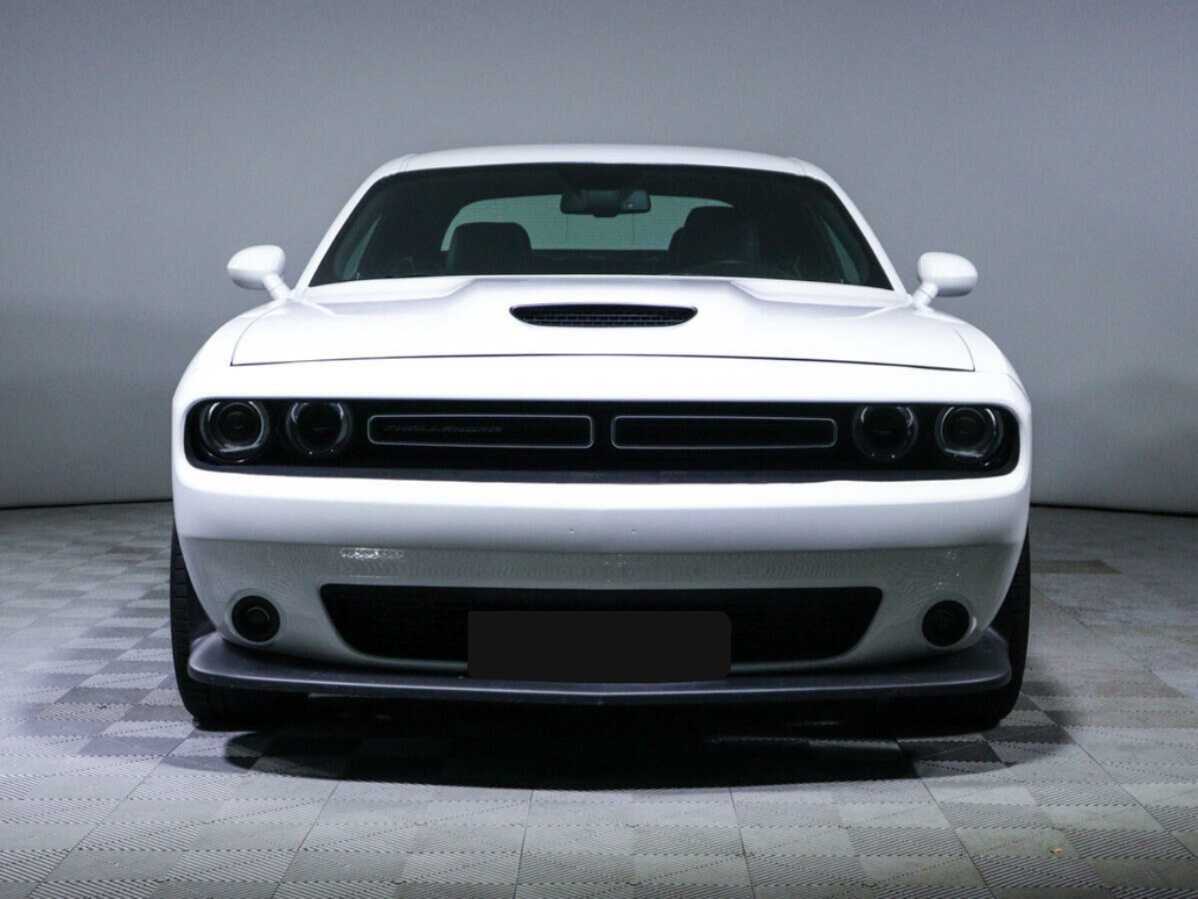 Купить Dodge Challenger с пробегом. Фото: #1