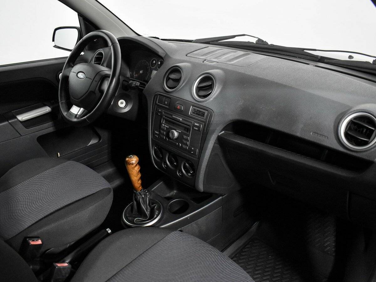 Купить Ford Fusion с пробегом. Фото: #11