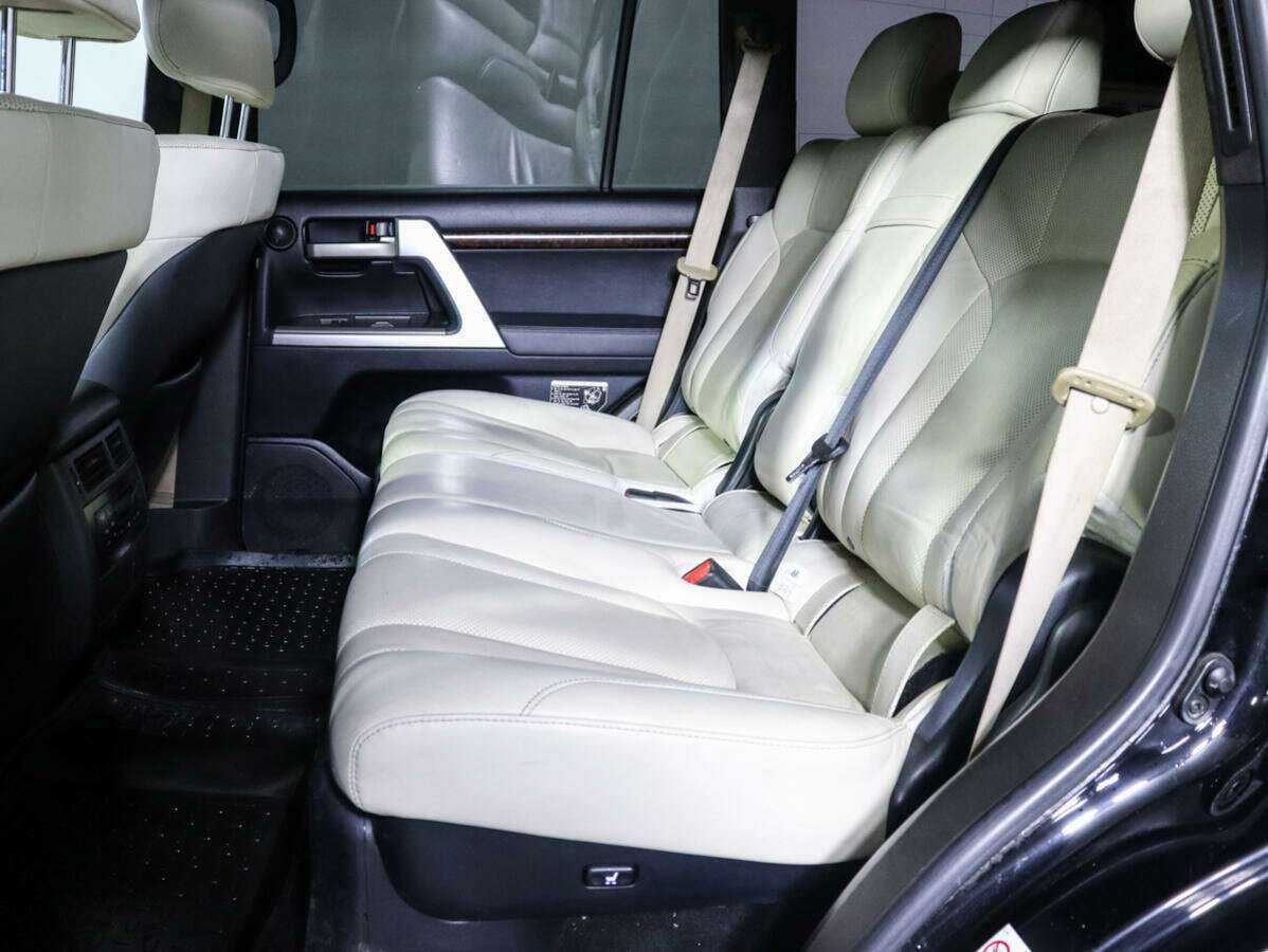 Купить Toyota Land Cruiser с пробегом. Фото: #7