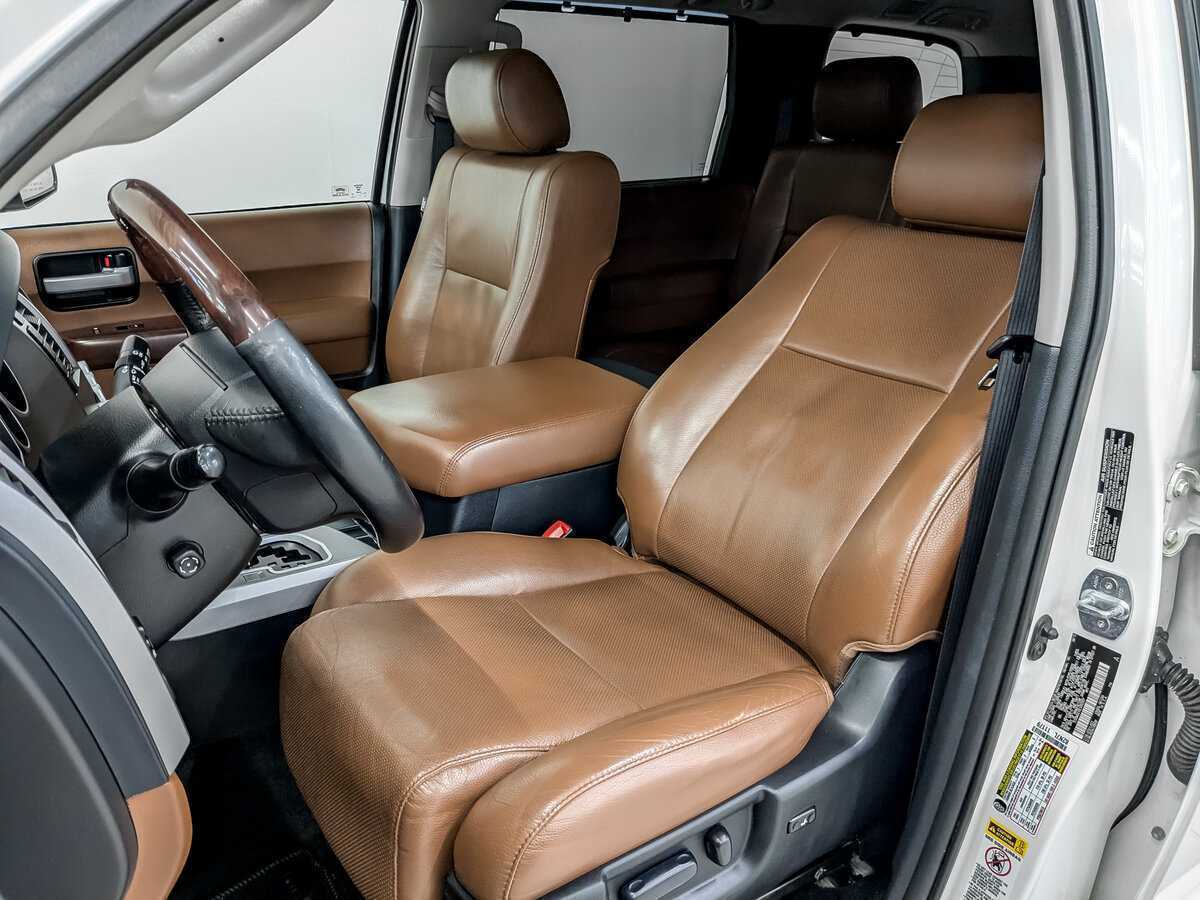 Купить Toyota Sequoia с пробегом. Фото: #19